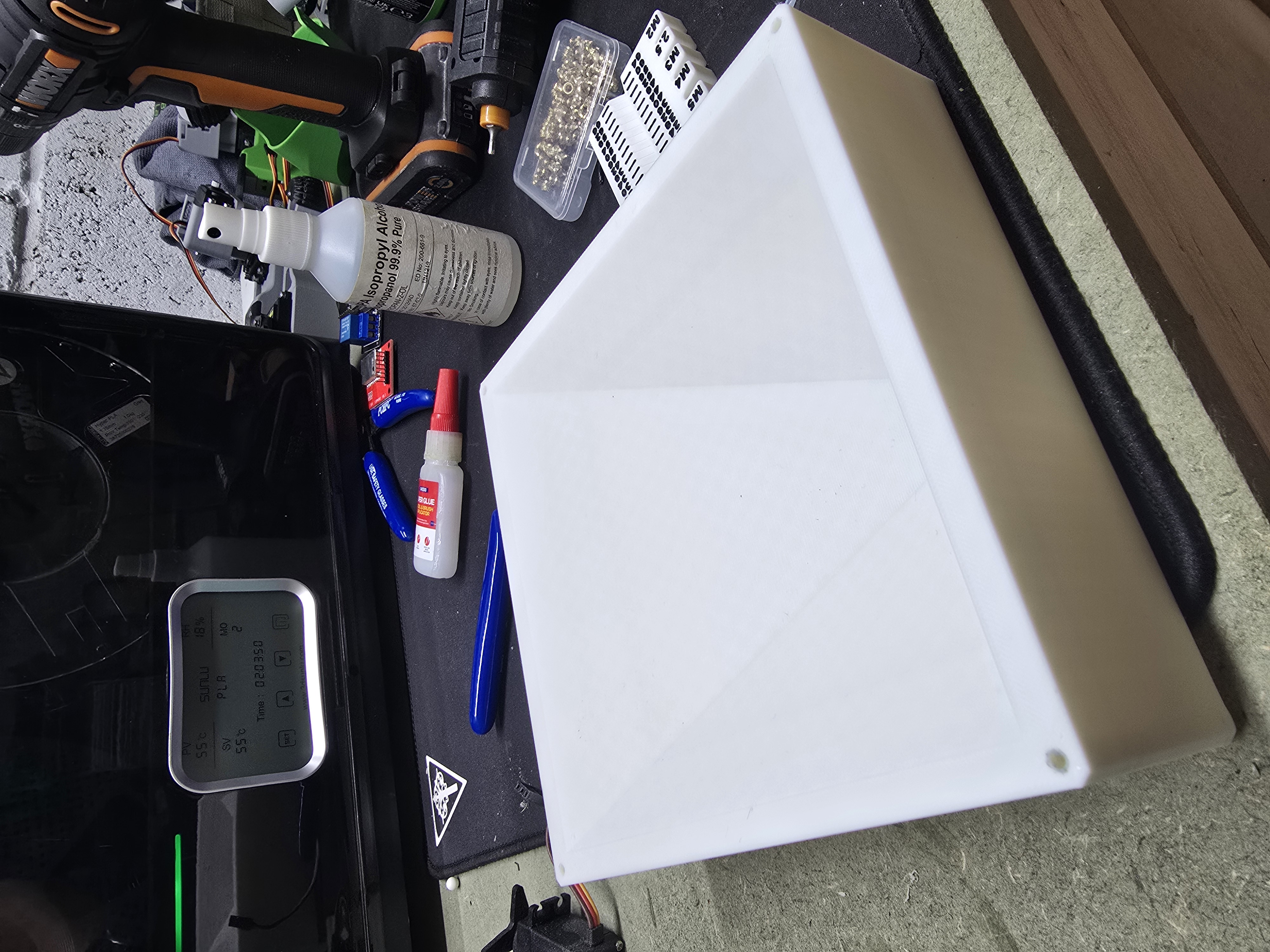 So if you add a clearance hole in Onshape of a M3 socket screw, it will create a...